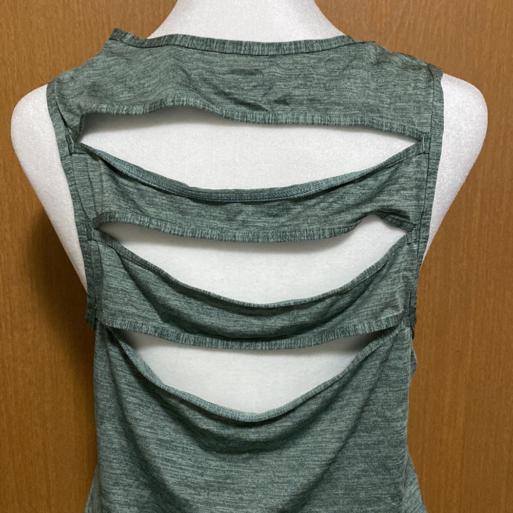 Dri-Fit Workout Tank Top - Picture 4 of 6